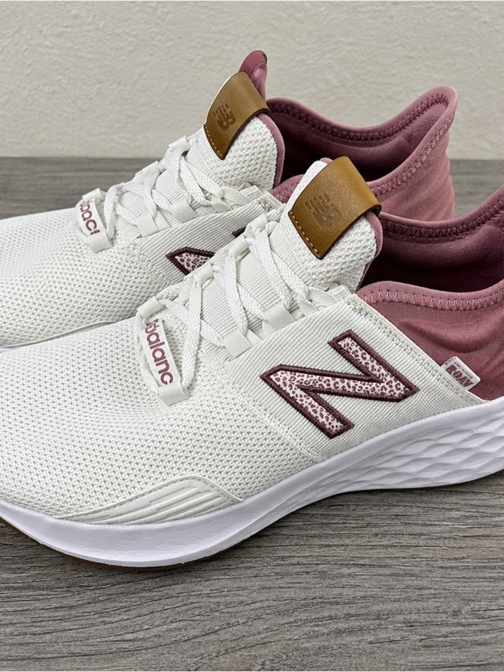 New Balance Fresh Foam Roav Women's White & Mauve Running Sneakers Size 11 D